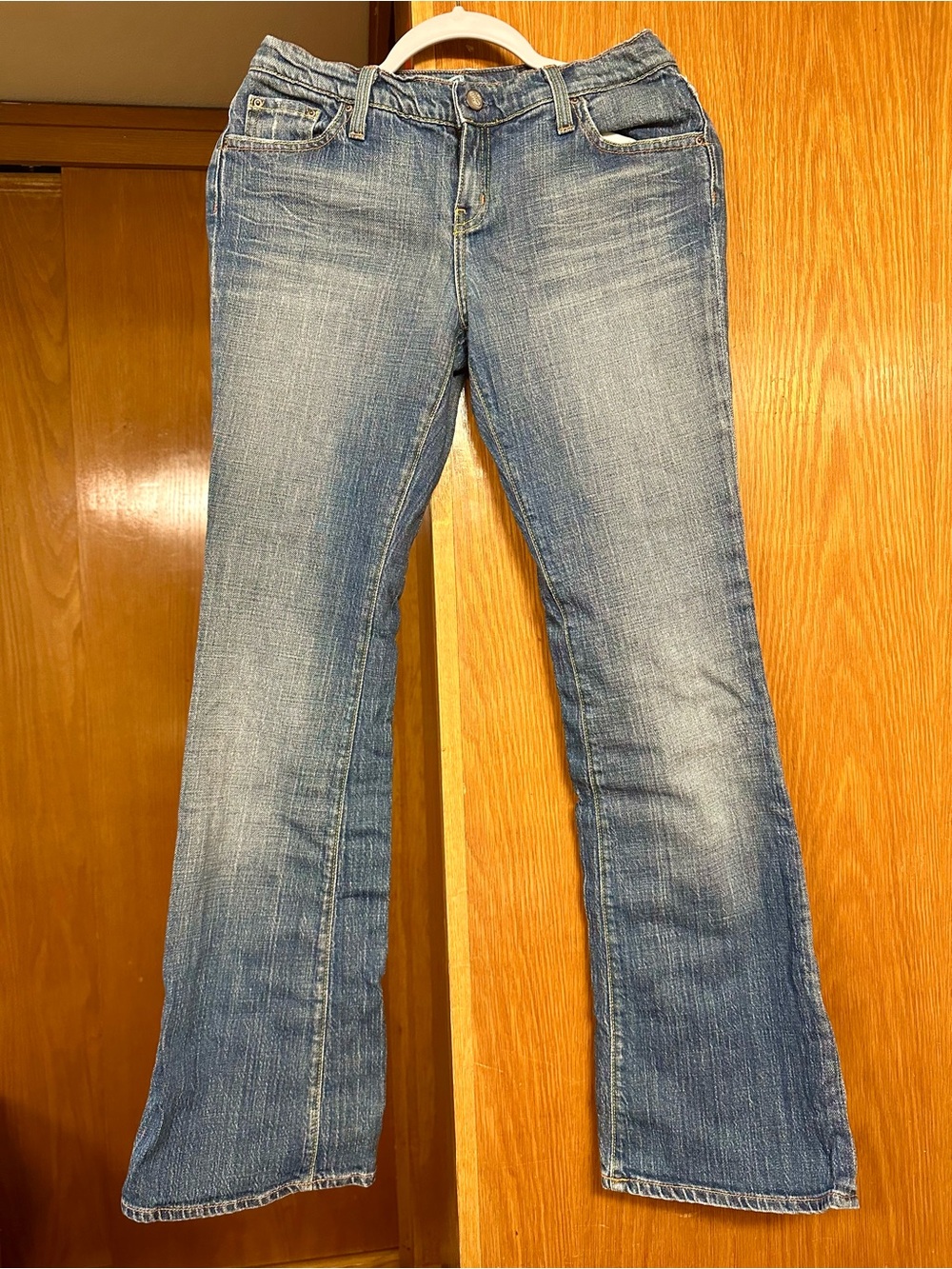 Women’s Light Wash Bootcut Jeans
